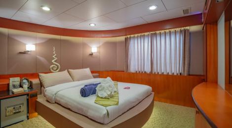 Incat Crowther 37 Metre Power Catamaran - Thumbnail 35