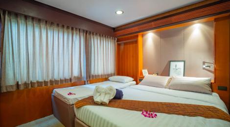 Incat Crowther 37 Metre Power Catamaran - Thumbnail 35