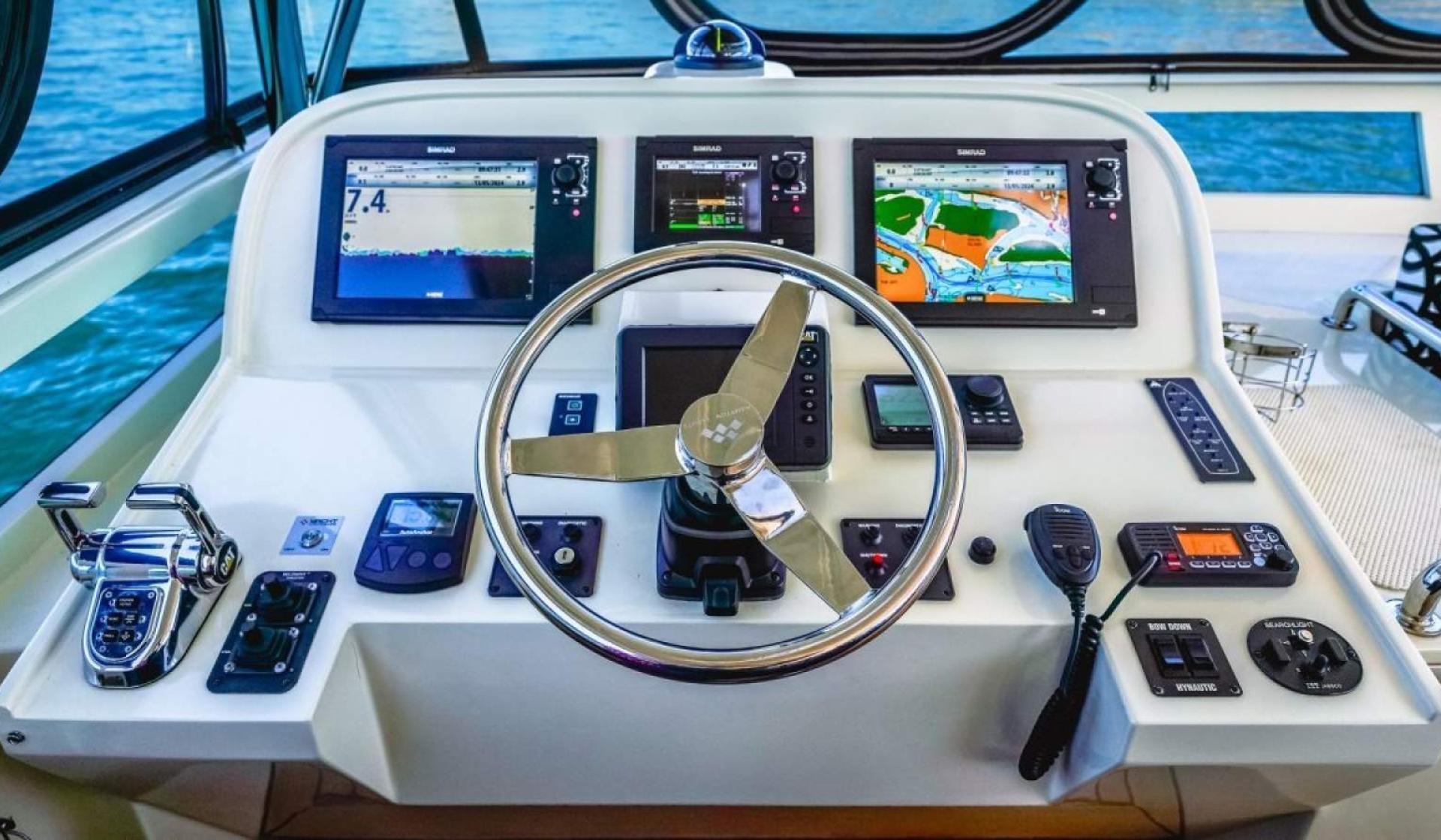 Hampton 680 Pilothouse Motor Yacht - Photo 18