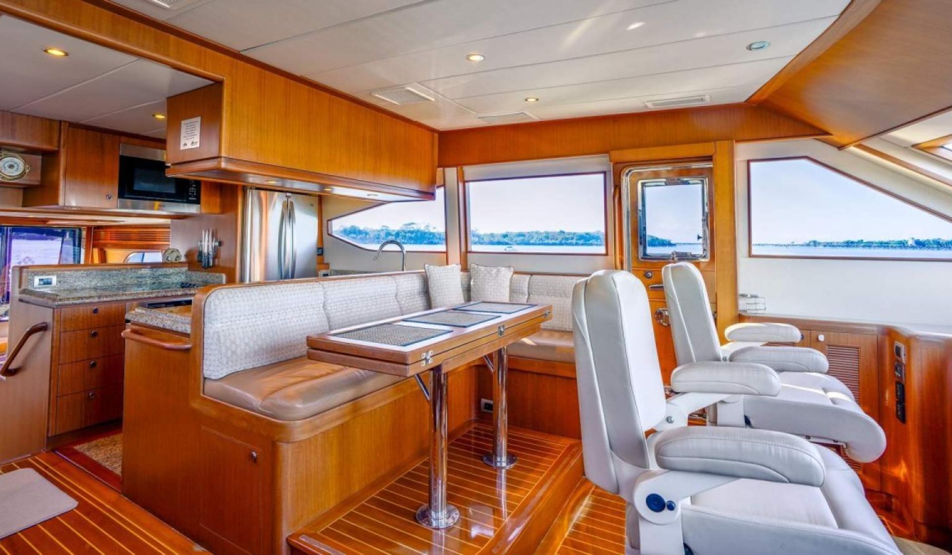 Hampton 680 Pilothouse Motor Yacht - Photo 8