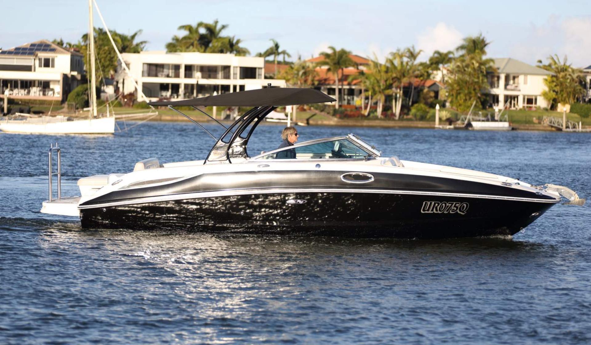 Sea Ray 280 Sundeck - Photo 2