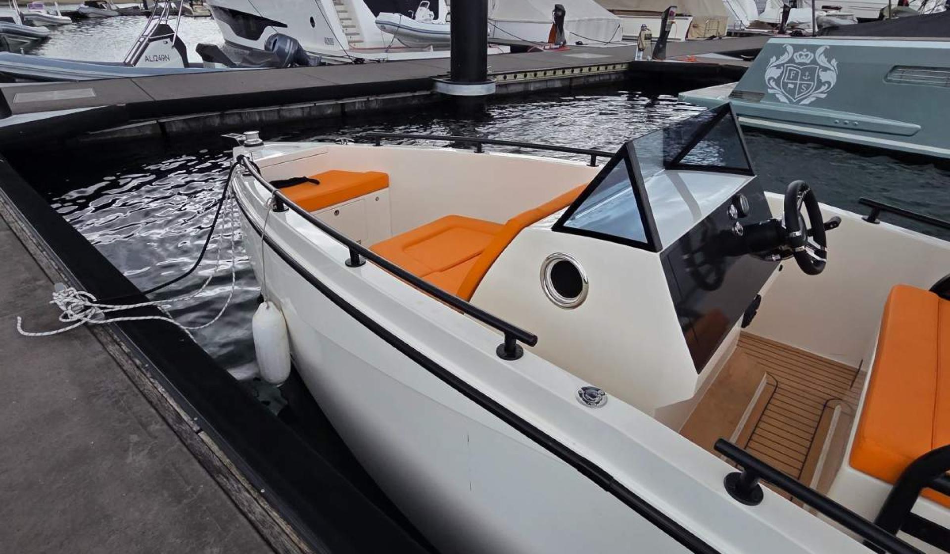 Custom 7.5m Sport Fishing Boat - Photo 12