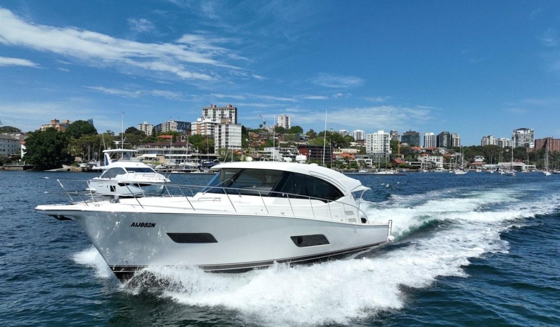 Riviera 525 SUV - Photo 5