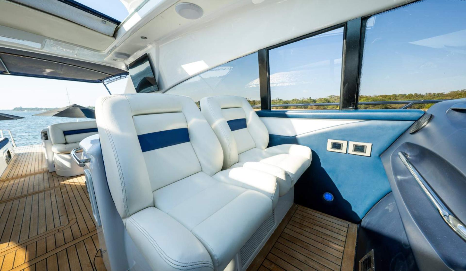 Princess V65 - Photo 13