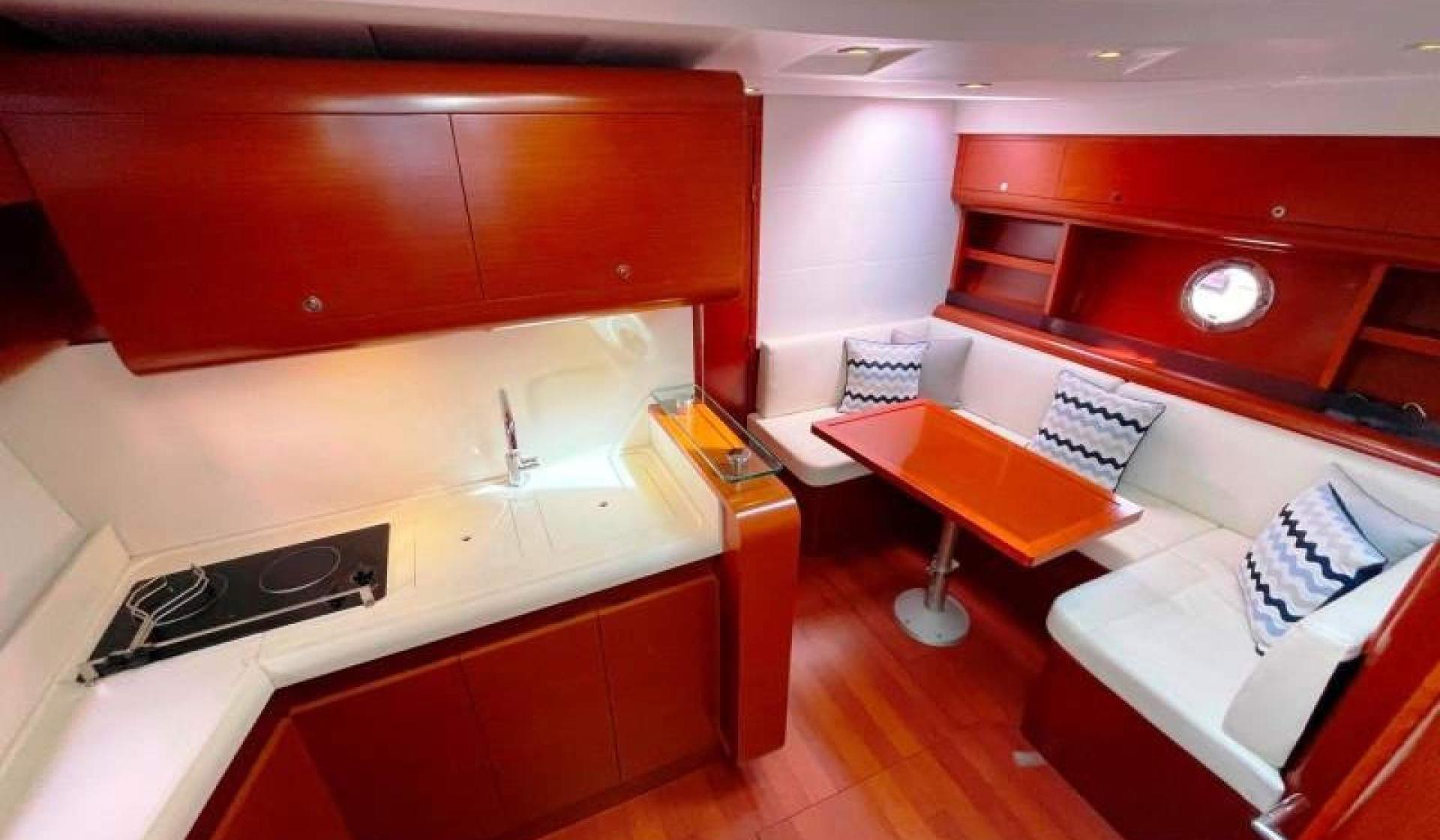 Beneteau Gran Turismo 44 - 2012 Model - Photo 9