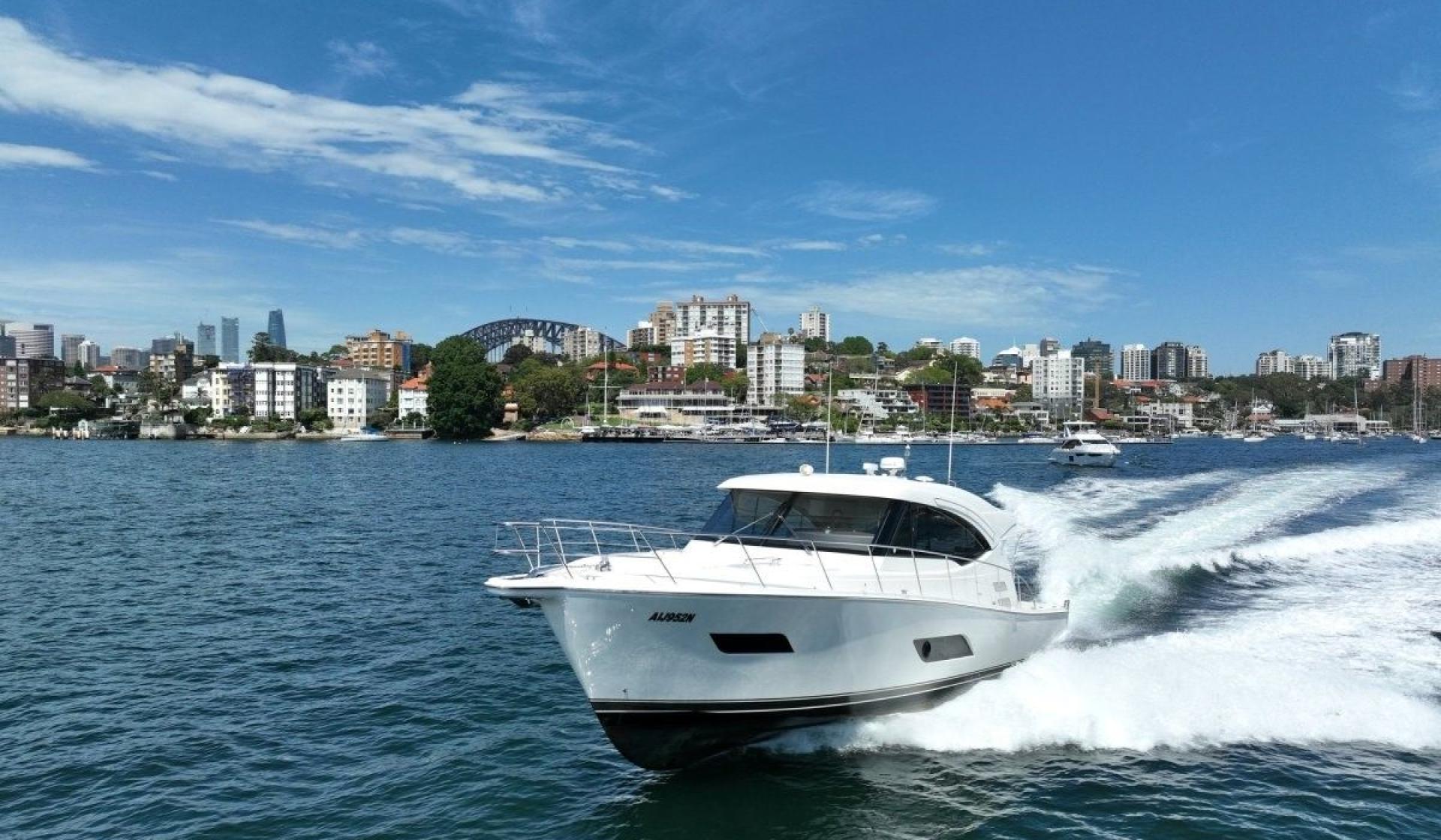 Riviera 525 SUV - Photo 6