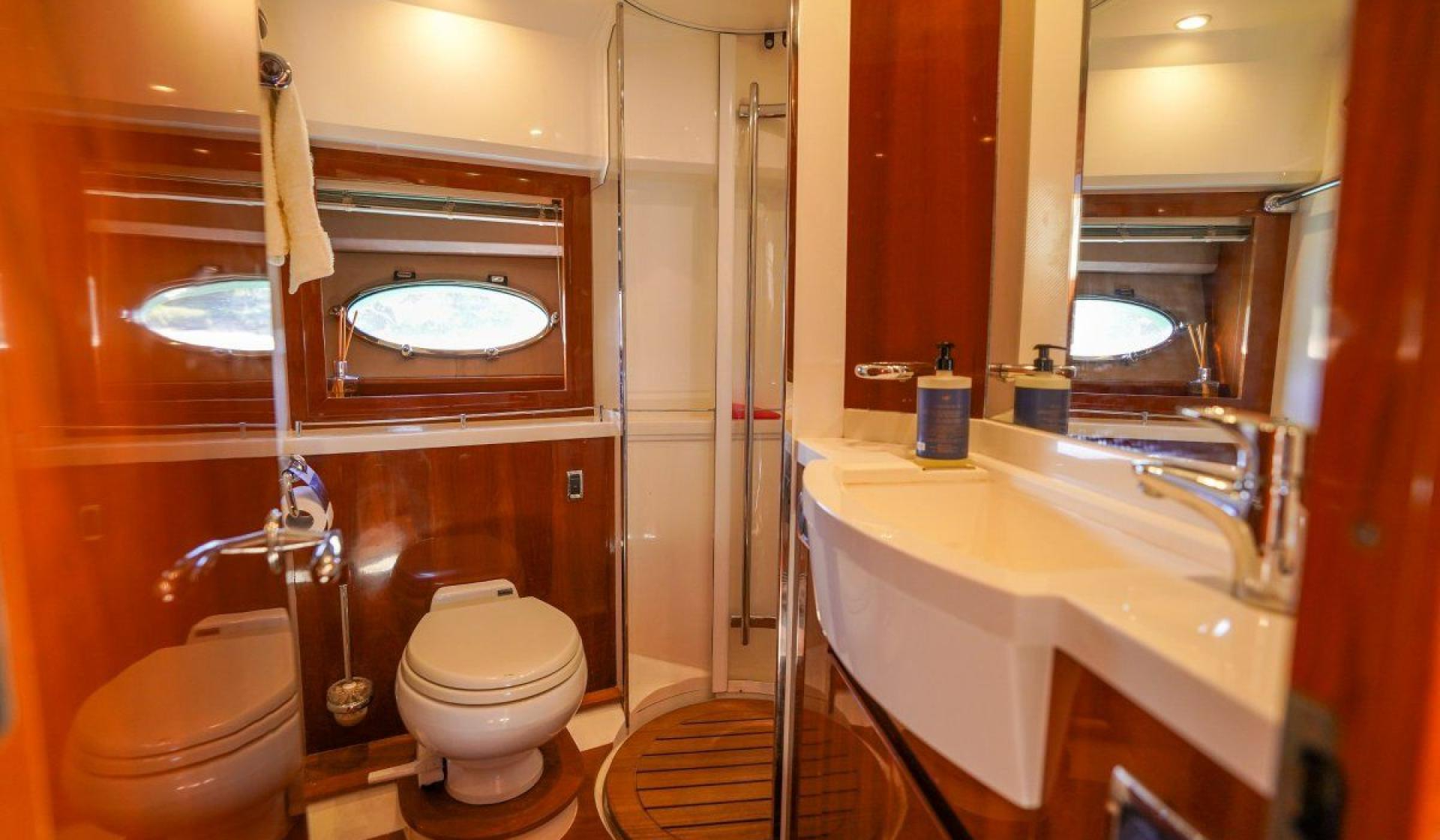 Princess 58 Flybridge - Photo 8