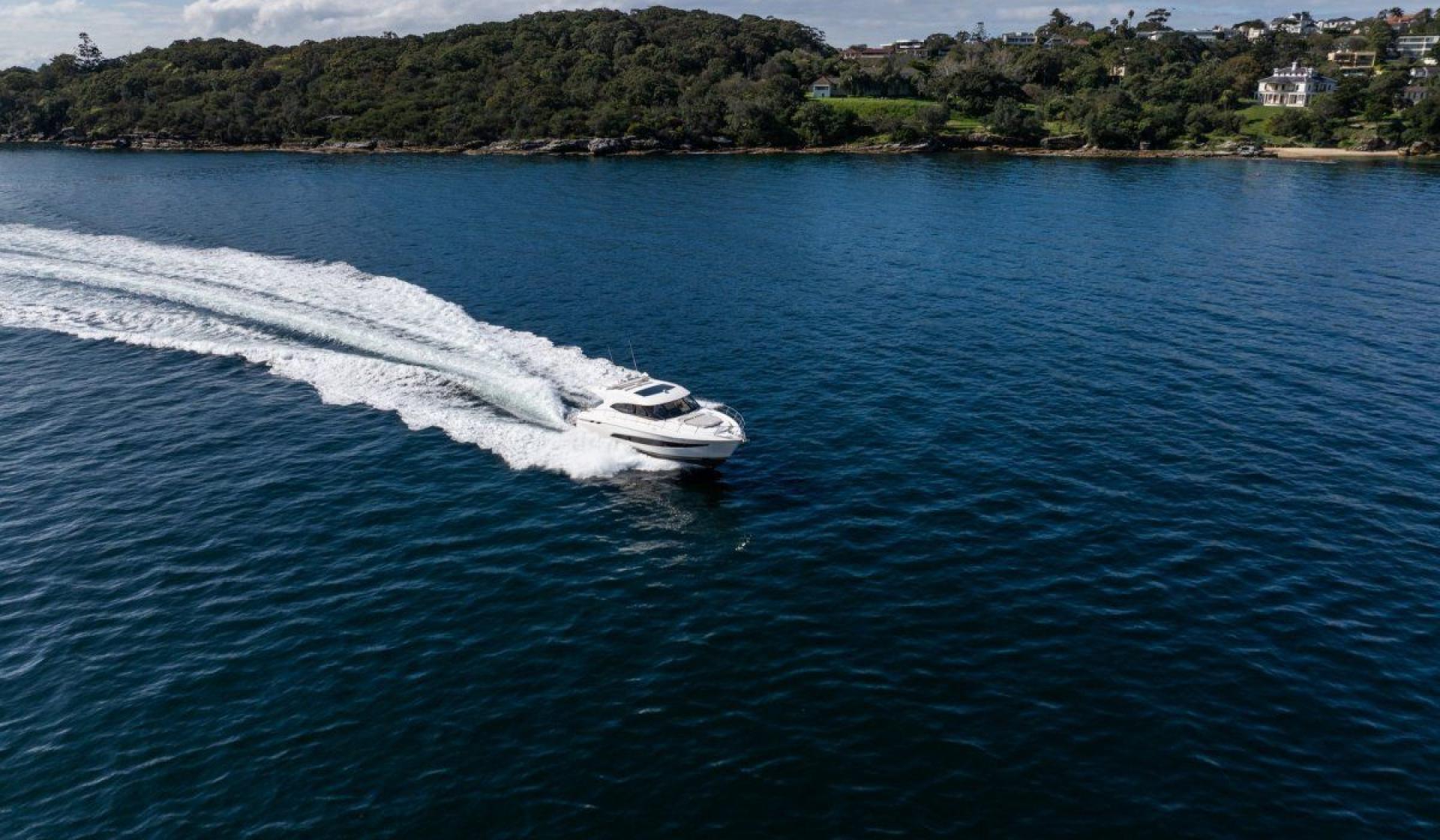 Riviera 5400 Sport Yacht - Photo 8