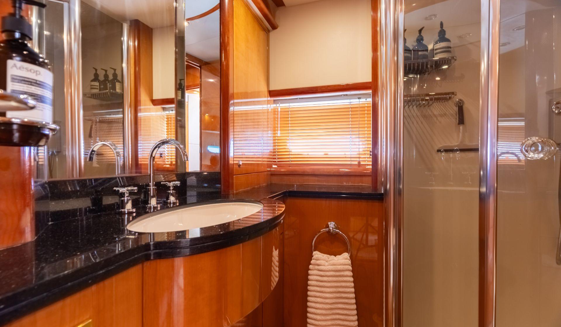 Sunseeker 94 - Photo 30