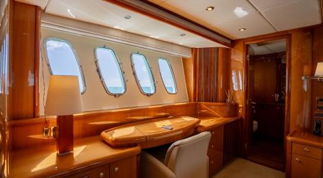 Sunseeker 94 - Thumbnail 42