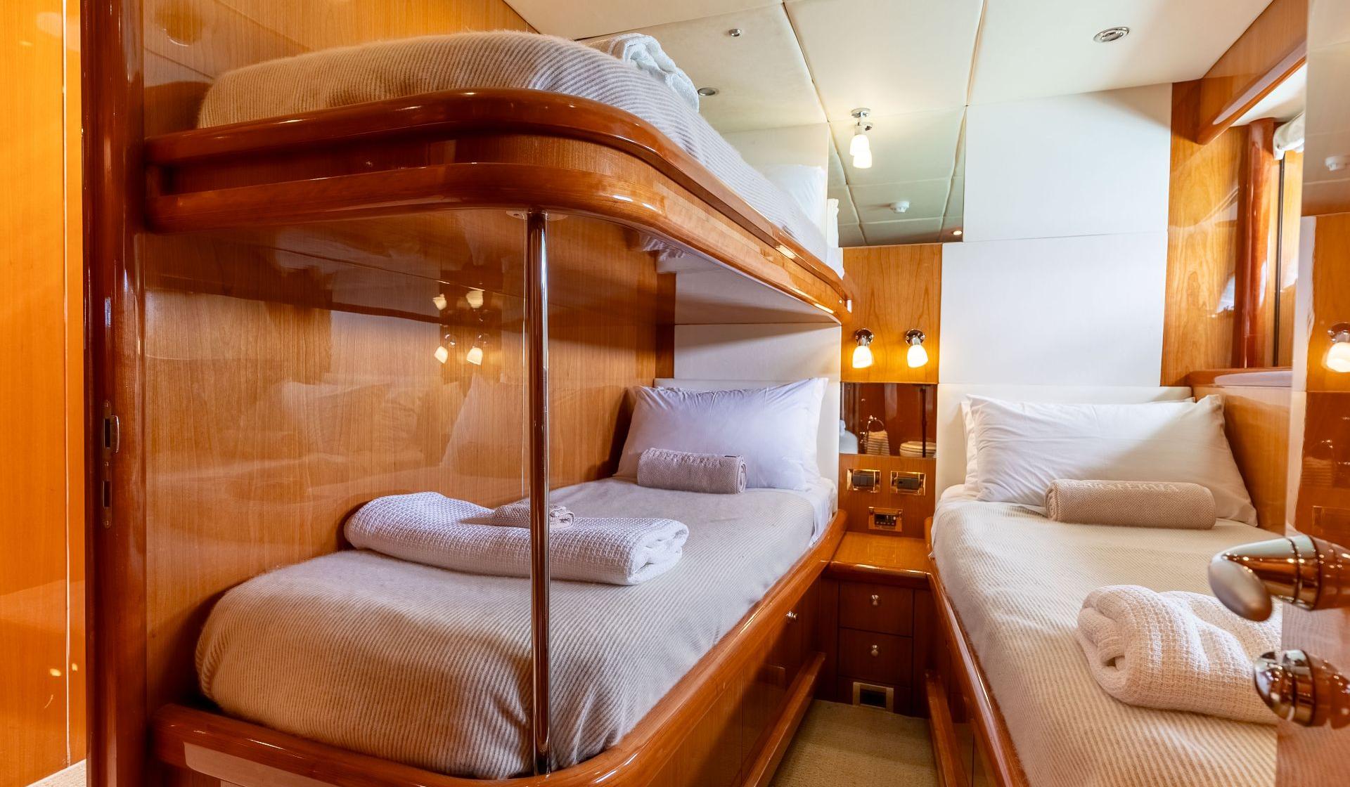 Sunseeker 94 - Photo 35