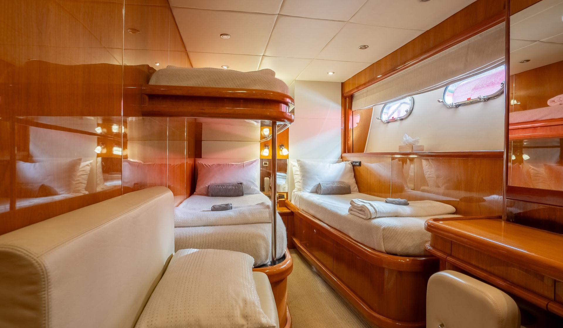 Sunseeker 94 - Photo 39