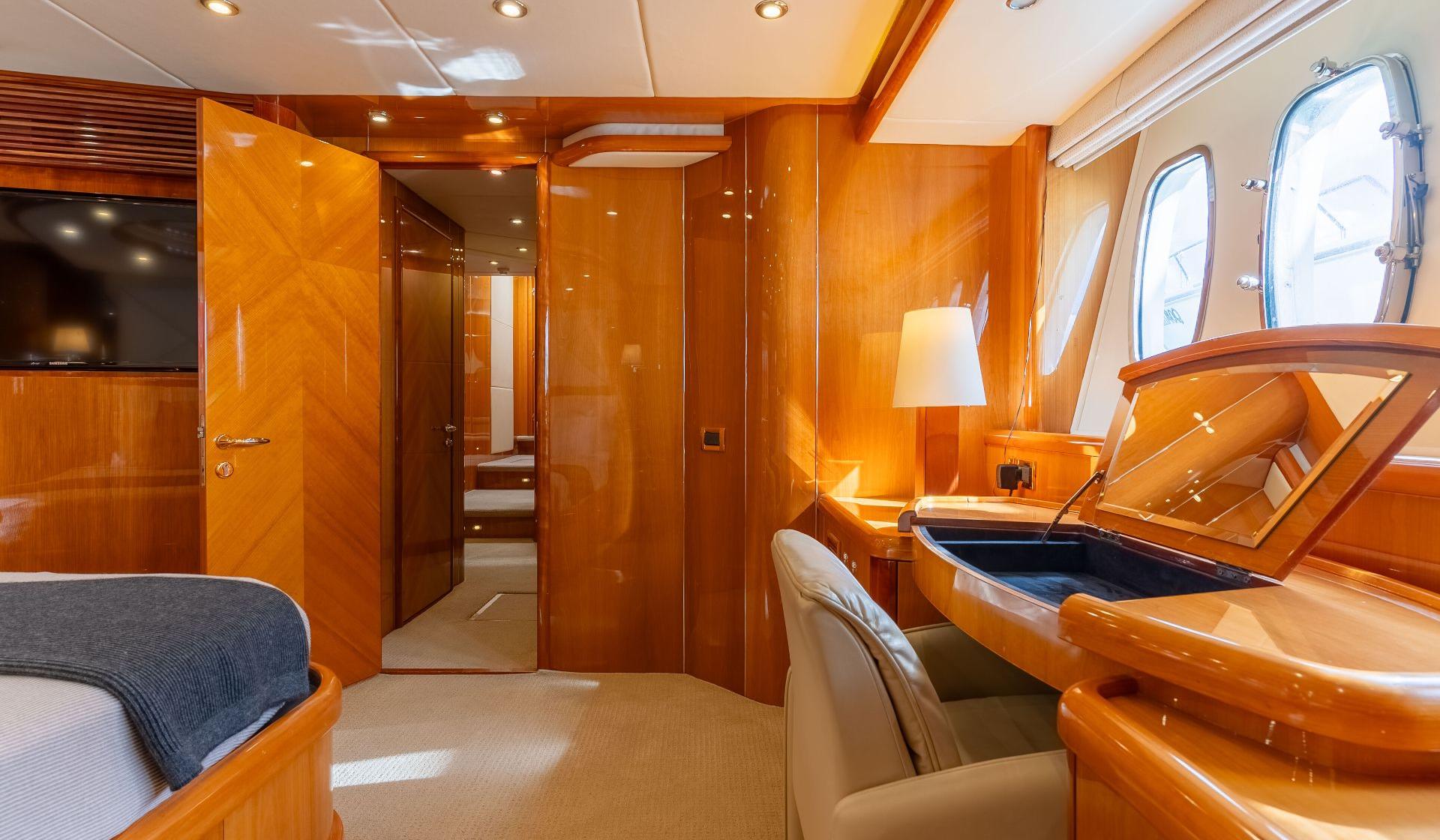 Sunseeker 94 - Photo 40